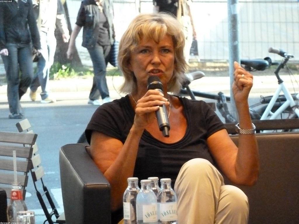 ក្រុមហ៊ុននិងការផ្សព្វផ្សាយព្រឹត្តិការណ៍អោយមានប្រសិទ្ធភាព